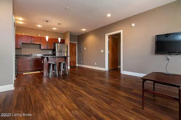 Louisville, KY 40206,110 S Campbell St #315