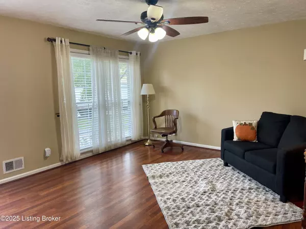 Jeffersontown, KY 40299,2406 Old Hickory Rd