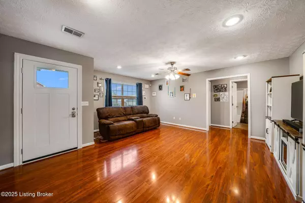 Taylorsville, KY 40071,105 Swan WAY