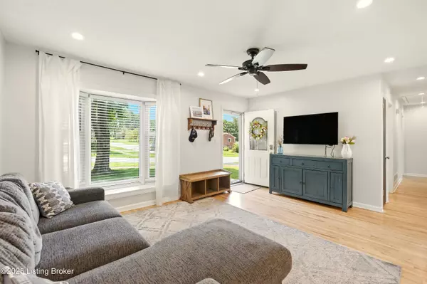 Louisville, KY 40220,3807 Manner Dale Dr