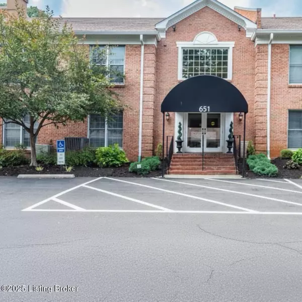 651 Breckenridge Ln #110, Louisville, KY 40207