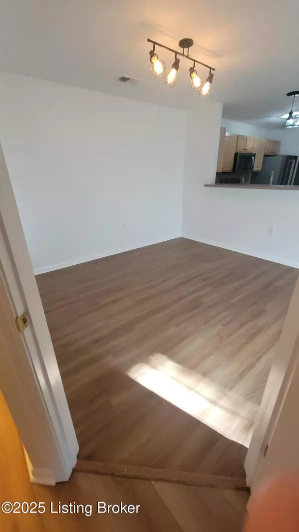 Crestwood, KY 40014,6403 Shelton Cir #UNIT 104