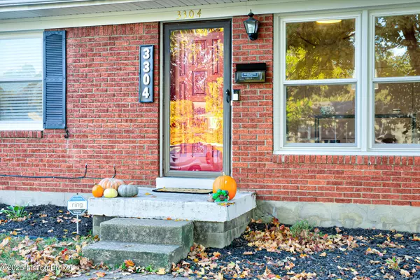 Jeffersontown, KY 40299,3304 Calais Dr