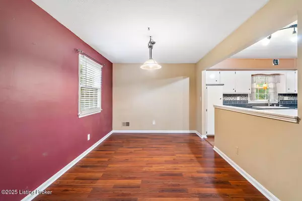 Louisville, KY 40223,10025 Clearcreek WAY