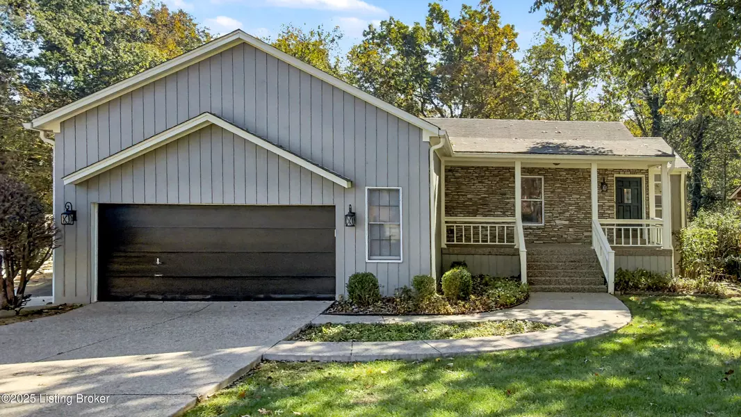 12806 Ledges Dr, Louisville, KY 40243