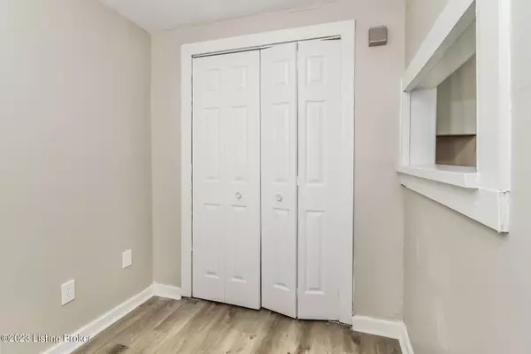 Louisville, KY 40211,4144 Sunset Ave