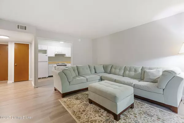 Louisville, KY 40205,1935 Gardiner Ln #H118