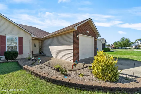 Louisville, KY 40258,5214 Plume Dr