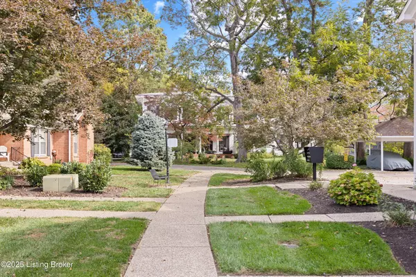 Louisville, KY 40207,657 Breckenridge Ln #F2