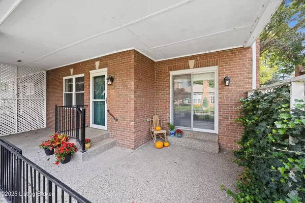 Louisville, KY 40207,657 Breckenridge Ln #F2