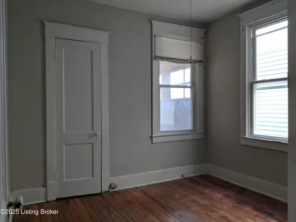 Louisville, KY 40211,3509 River Park Dr