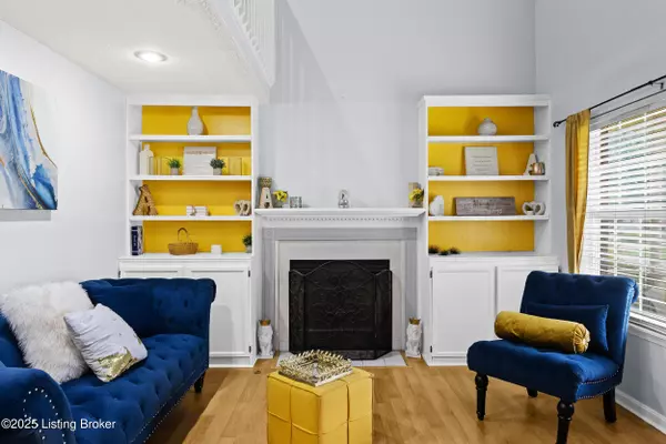 Louisville, KY 40219,8523 Gregory WAY