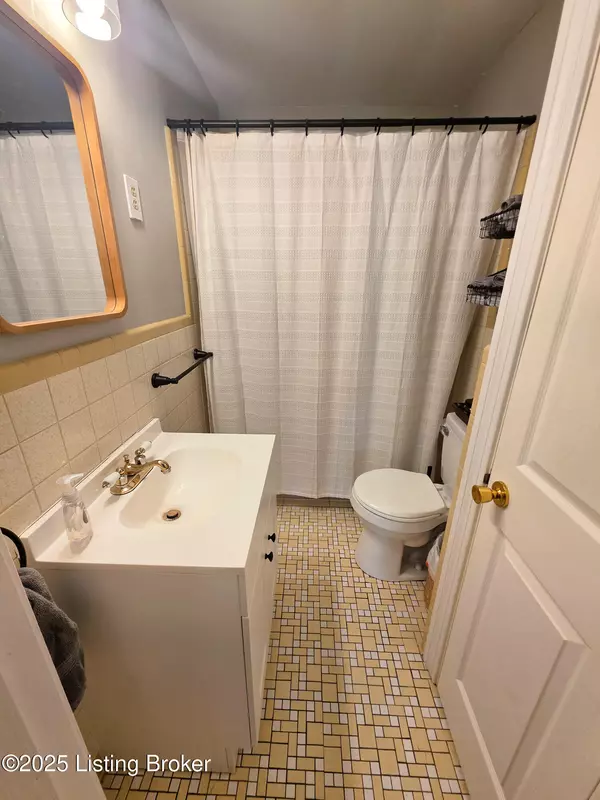 Bardstown, KY 40004,813 Johnson St