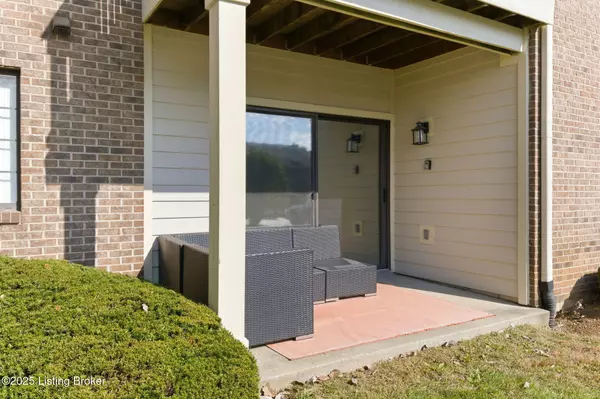 Louisville, KY 40299,3801 Yardley Ct #101