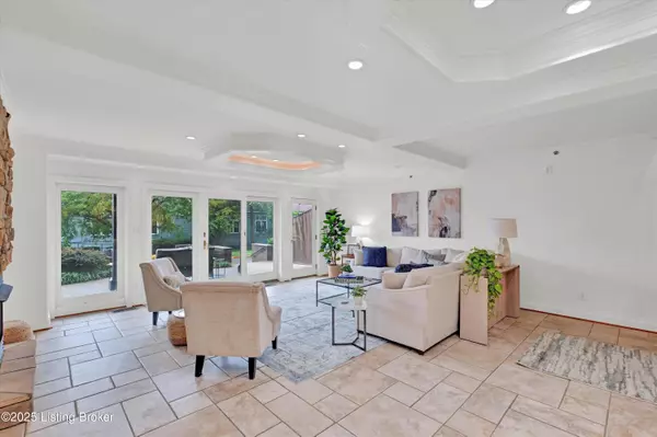 Jeffersonville, IN 47130,606 W Riverside Dr