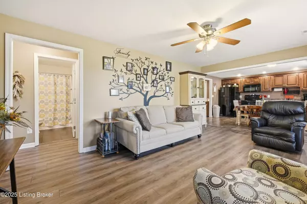 La Grange, KY 40031,3614 W Highway 146