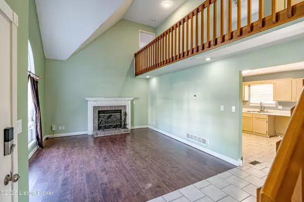 Pewee Valley, KY 40056,8608 Raintree Cir