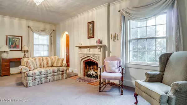 Louisville, KY 40205,2078 Lakeside Dr