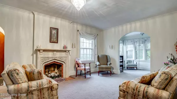 Louisville, KY 40205,2078 Lakeside Dr