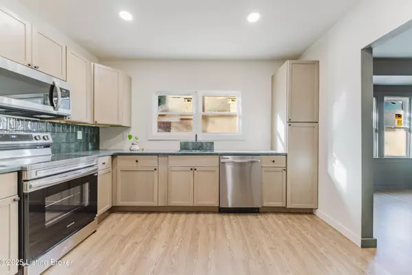 Louisville, KY 40210,2404 Burwell Ave