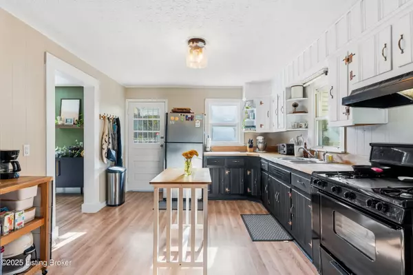 Waddy, KY 40076,11048 Frankfort Rd