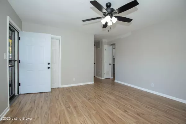 Louisville, KY 40299,3607 Saint Edwards Dr