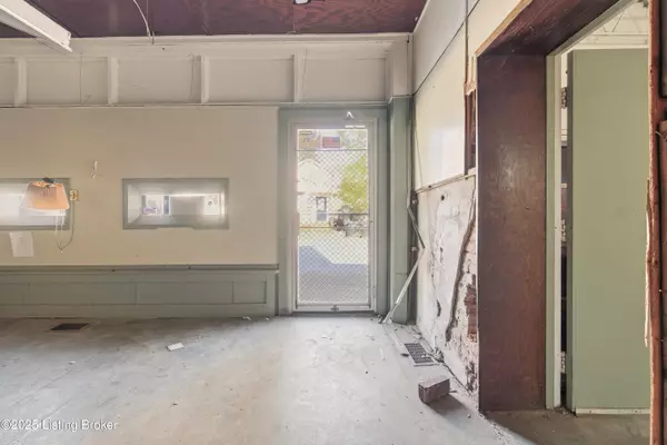 Louisville, KY 40204,1000 E Muhammad Ali Blvd