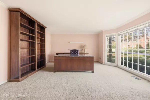 Prospect, KY 40059,7006 Fox Harbor Rd