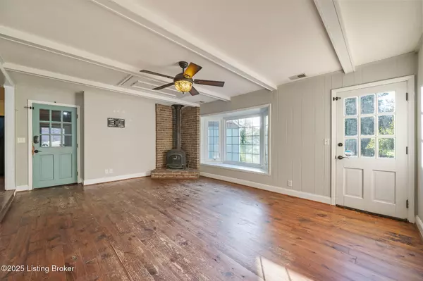 Lyndon, KY 40222,8006 Deronia Ave