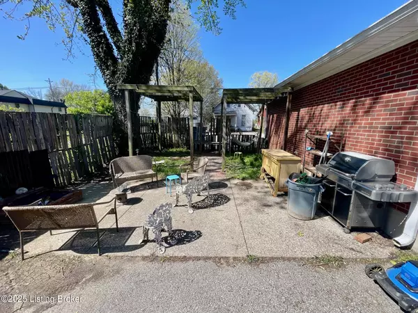 Louisville, KY 40217,816 Melford Ave #1