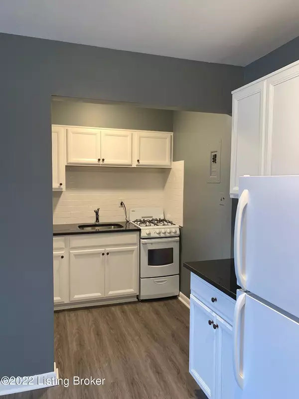 Louisville, KY 40218,2220 Heather Ln #6