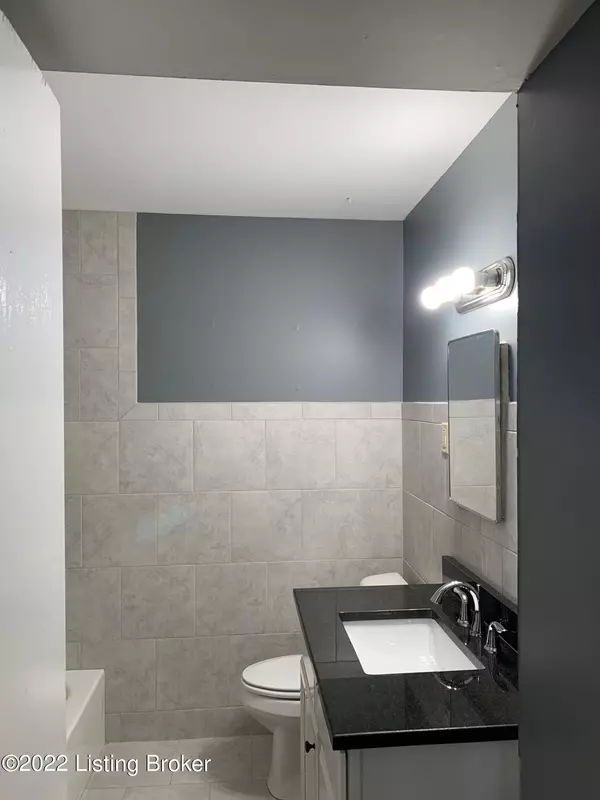 Louisville, KY 40218,2220 Heather Ln #6