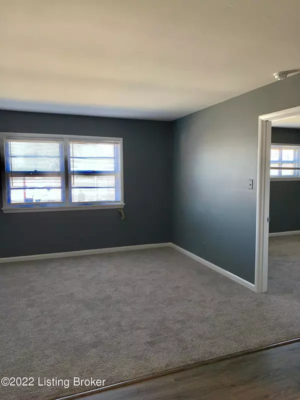 Louisville, KY 40218,2220 Heather Ln #6