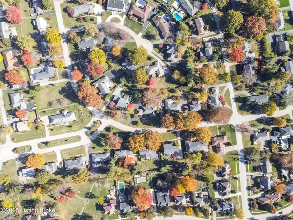 Louisville, KY 40242,2417 Chattesworth Ln