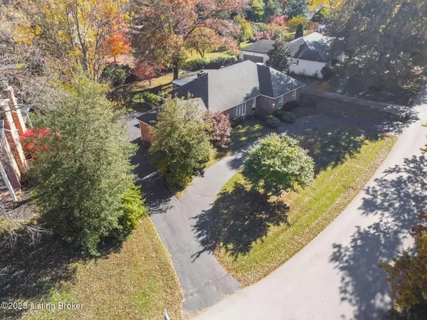 Louisville, KY 40242,2417 Chattesworth Ln