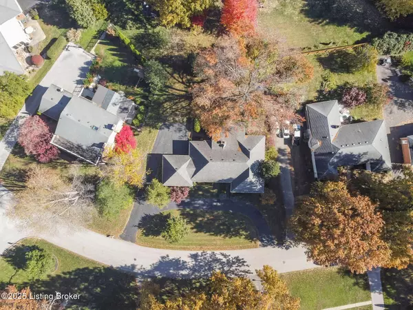 Louisville, KY 40242,2417 Chattesworth Ln