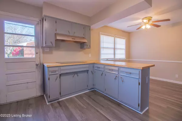 Louisville, KY 40220,3311 Dogwood Dr