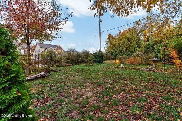 Lexington, KY 40509,1743 Sandhurst CV