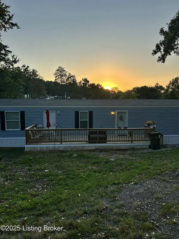 391 Barricks Rd #303B, Louisville, KY 40229