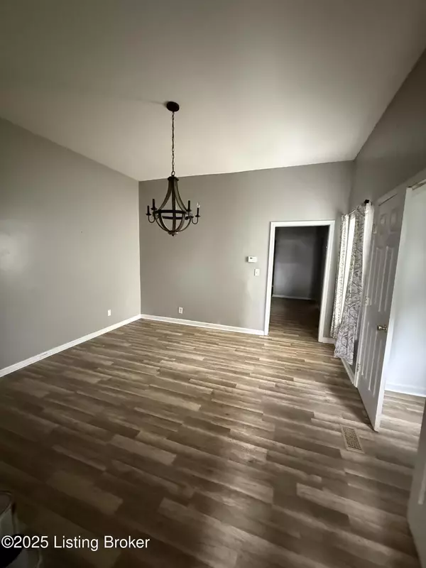 Louisville, KY 40215,701 W Evelyn Ave