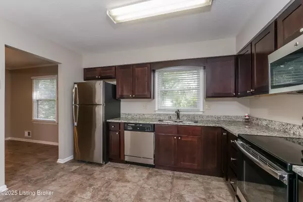 Jeffersontown, KY 40299,8704 Four Oaks Ct