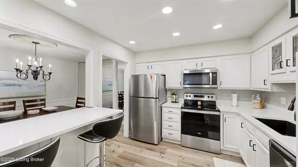 Louisville, KY 40222,818 Washburn Ave #APT 1-A