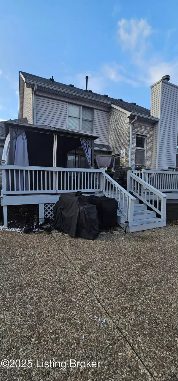 Louisville, KY 40216,5021 Hunters Point Cir