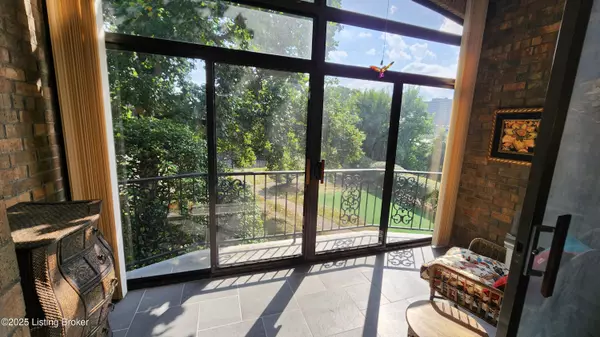 Louisville, KY 40205,1600 Gardiner Ln #218