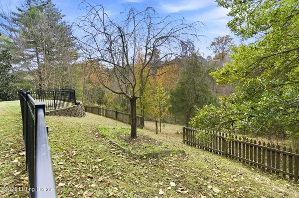 Louisville, KY 40241,4512 Deepwood Dr