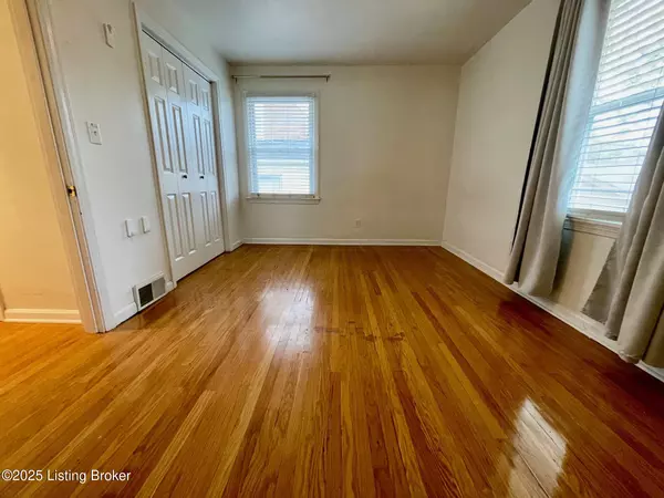 Louisville, KY 40220,3432 Allison WAY