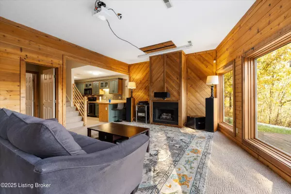 Bloomfield, KY 40008,2392 Holt Ridge Rd