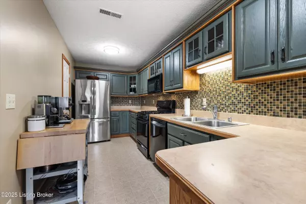 Bloomfield, KY 40008,2392 Holt Ridge Rd