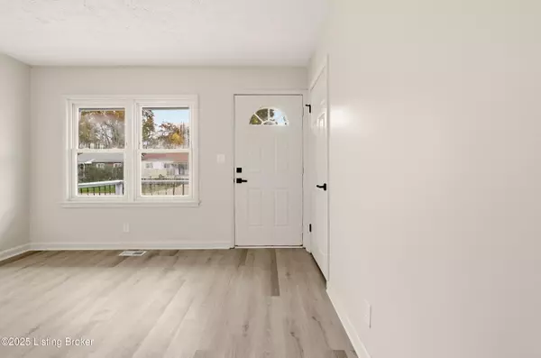 Louisville, KY 40218,4112 St Francis Ln