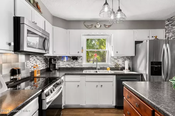 Louisville, KY 40299,3306 Stony Brook Dr